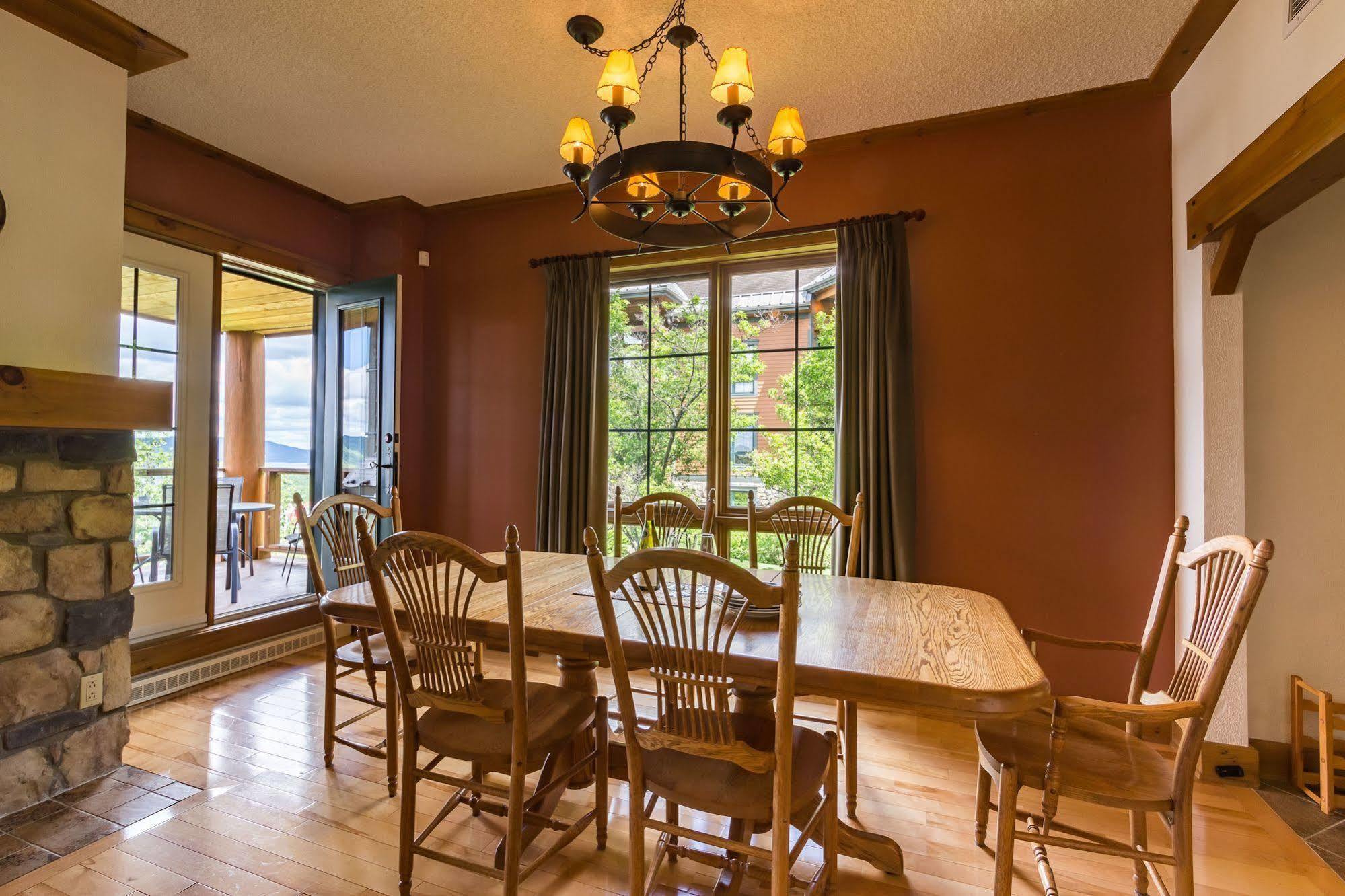 Equinox - Rvmt Hotell Mont-Tremblant Exteriör bild