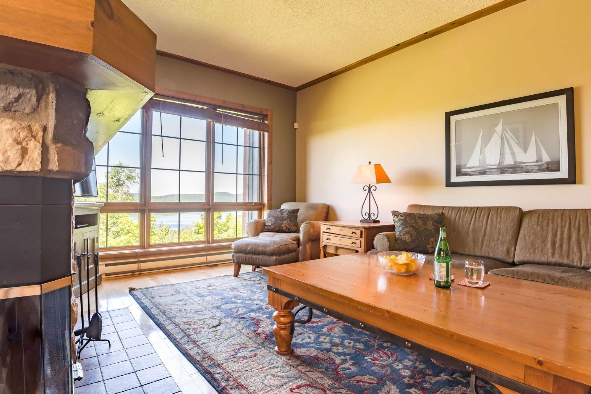 Equinox - Rvmt Hotell Mont-Tremblant Exteriör bild