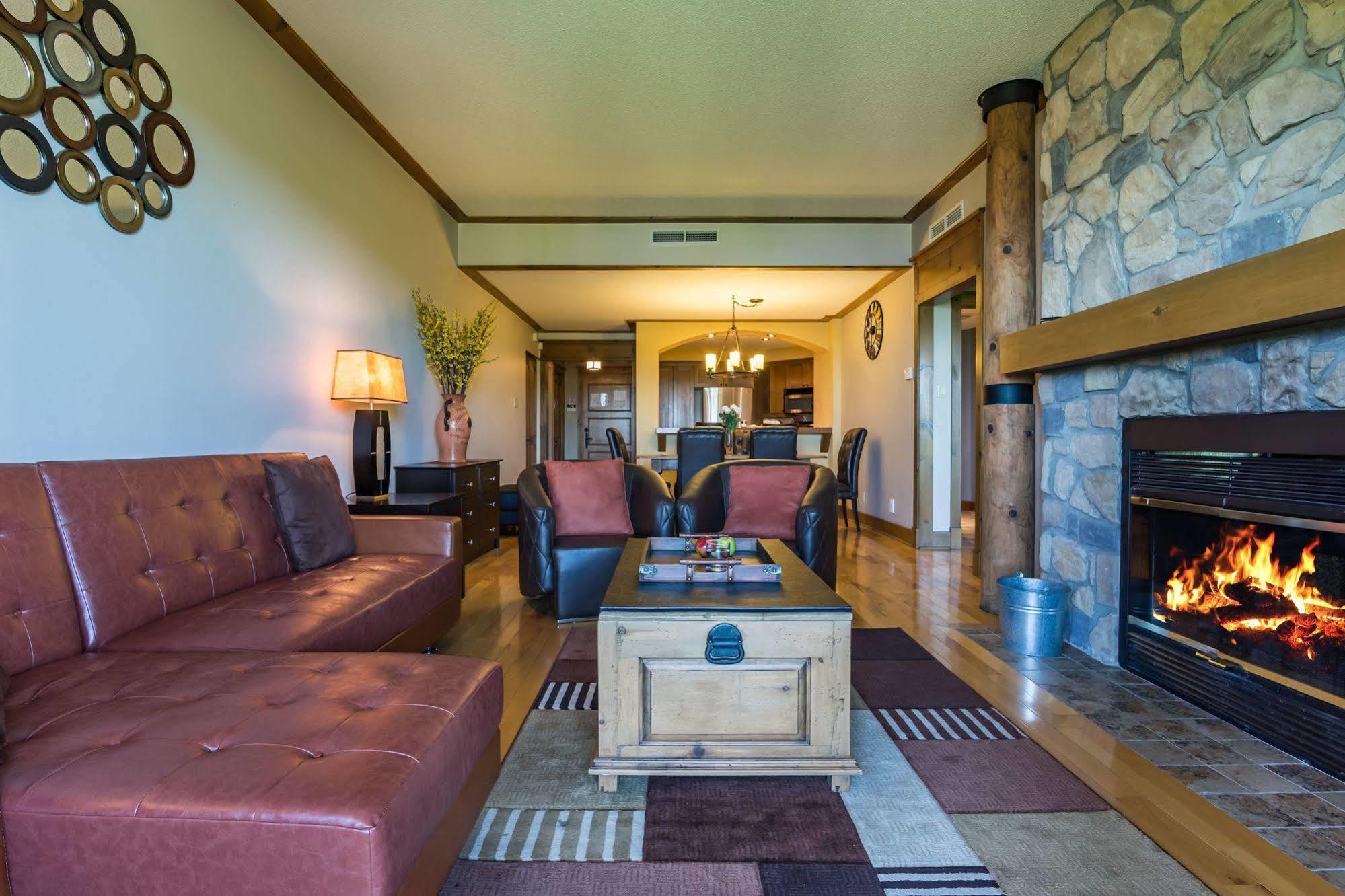 Equinox - Rvmt Hotell Mont-Tremblant Exteriör bild