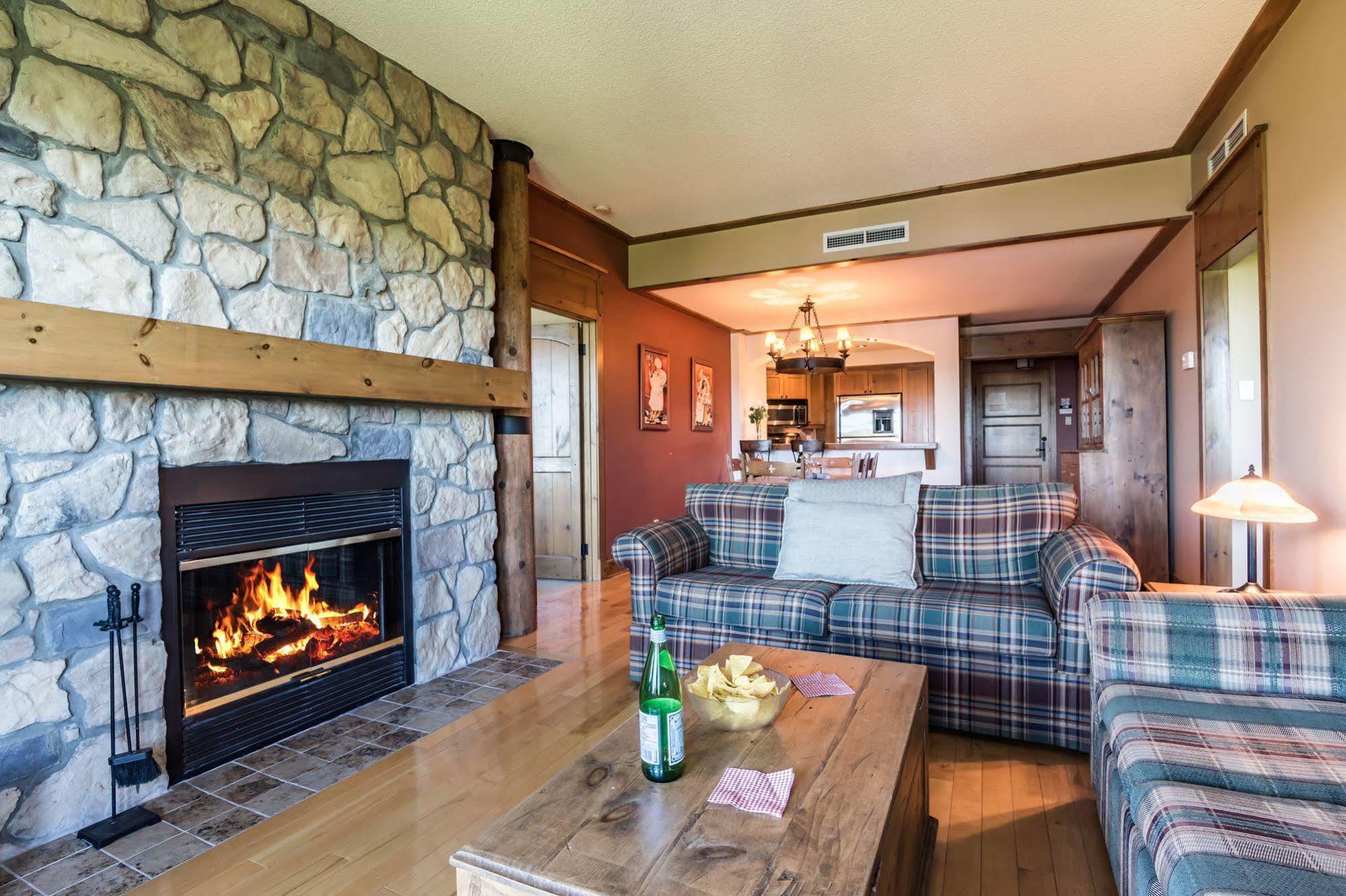 Equinox - Rvmt Hotell Mont-Tremblant Exteriör bild